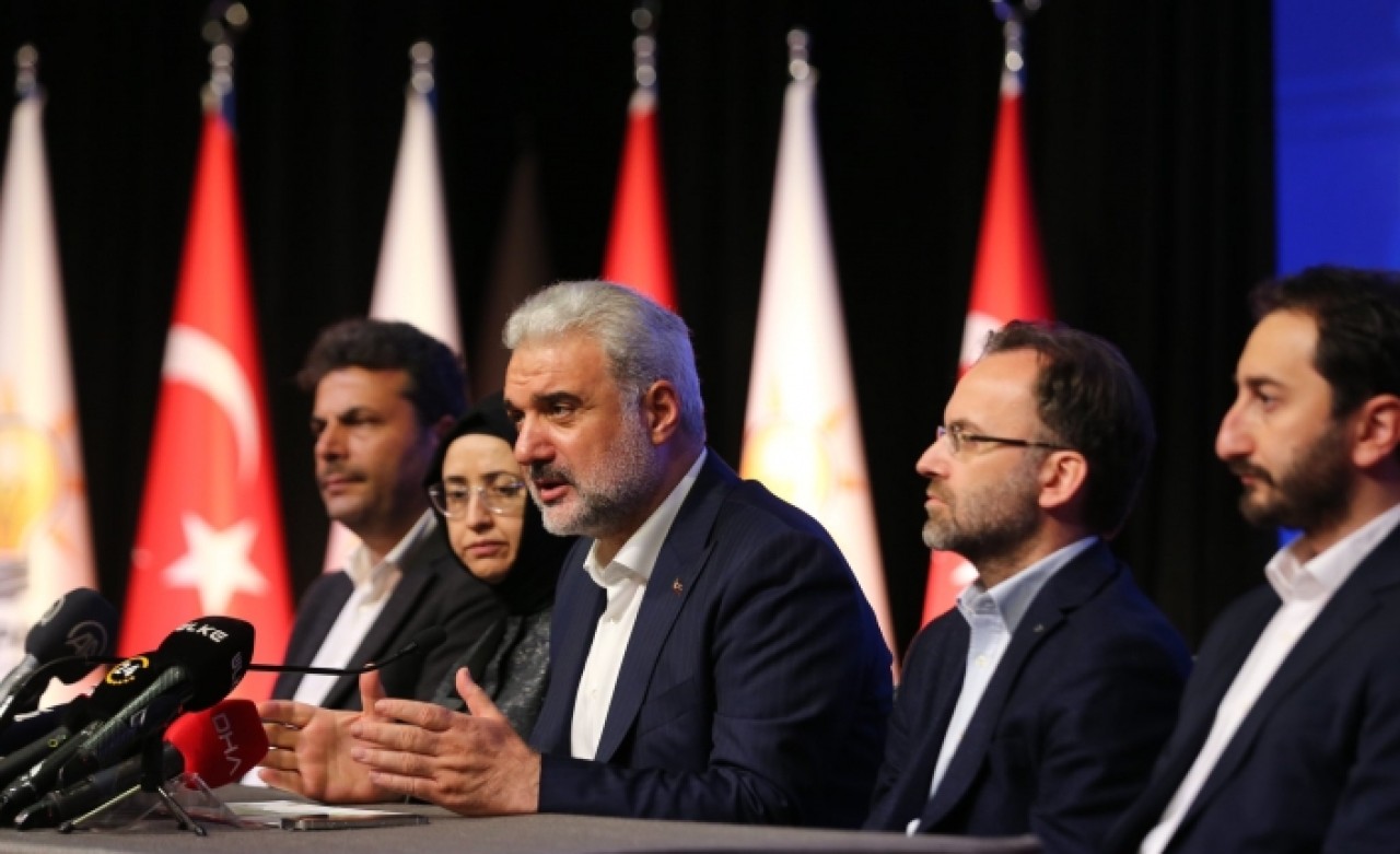 Sevdalılar görev başına