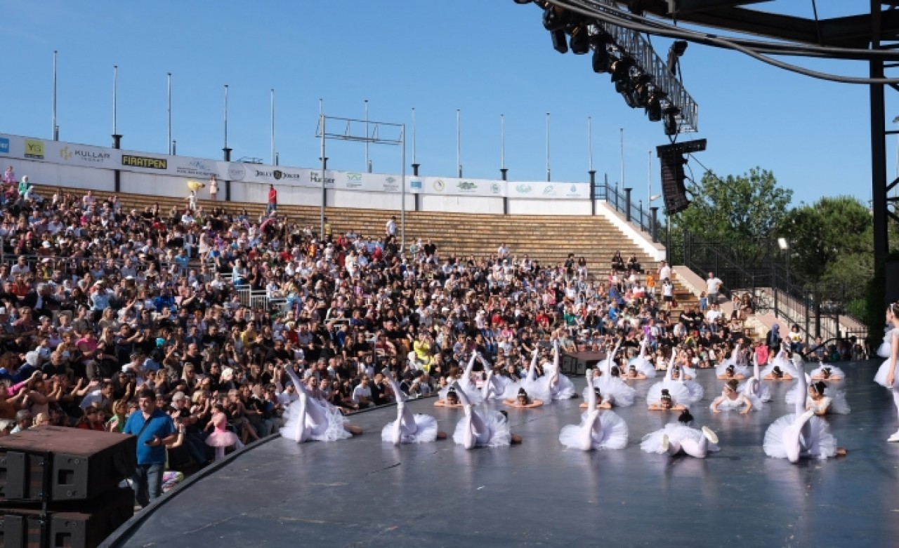 Halk Akademisi öğrencilerinin performansları nefesleri kesti