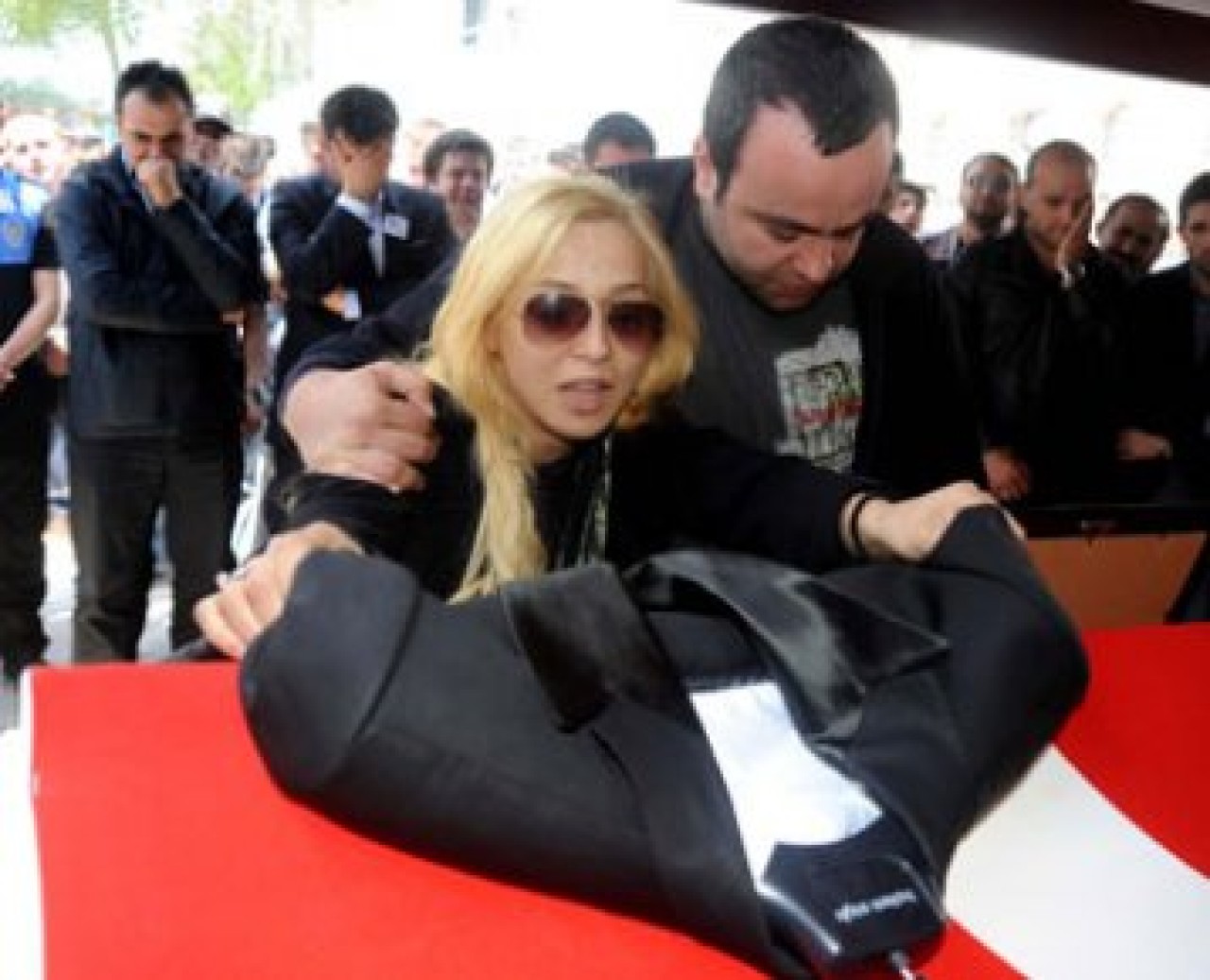 'Tek kanatla nasıl uçarım meleğim'