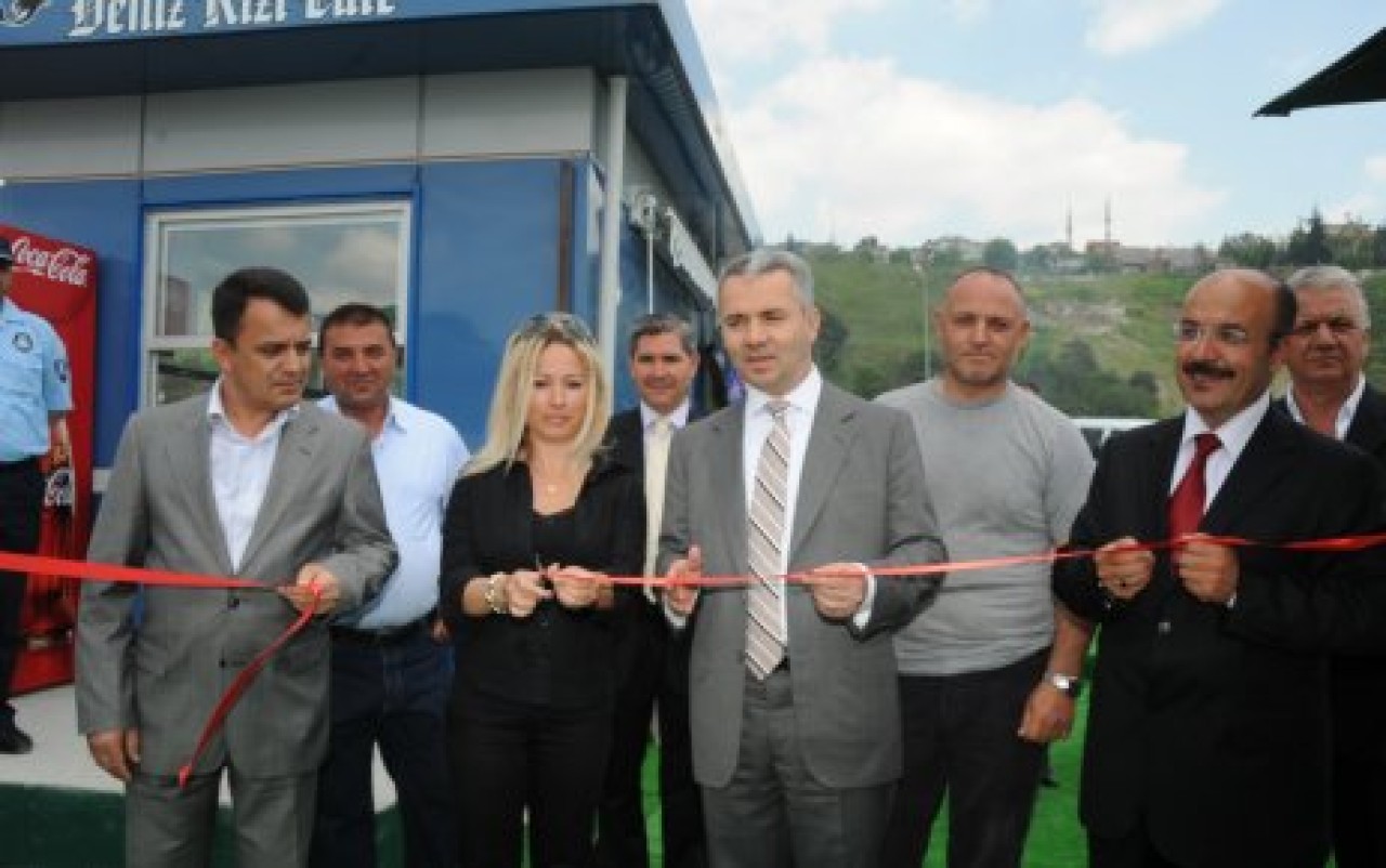 Gürpınar sahili canlanıyor