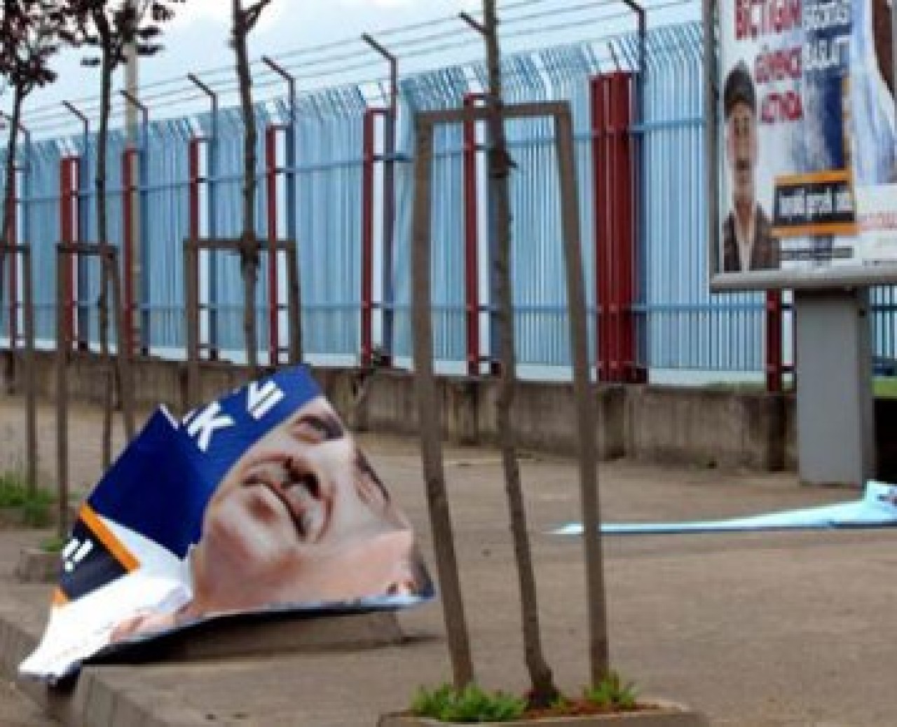 Trabzon'da Ak Parti'ye şampiyonluk tepkisi