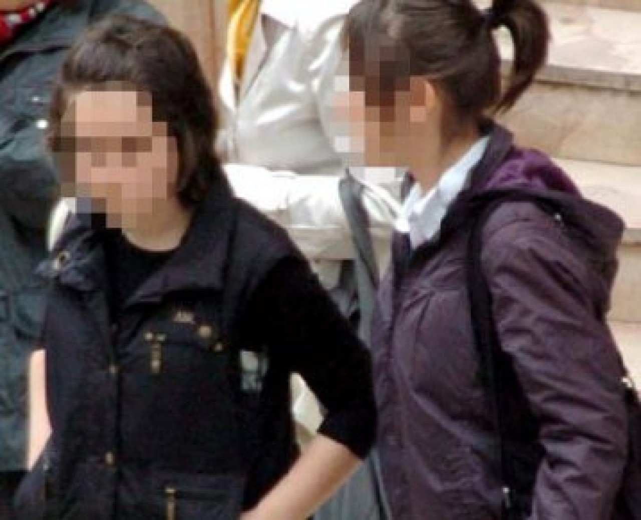 İki kıza telefon gaspından hapis