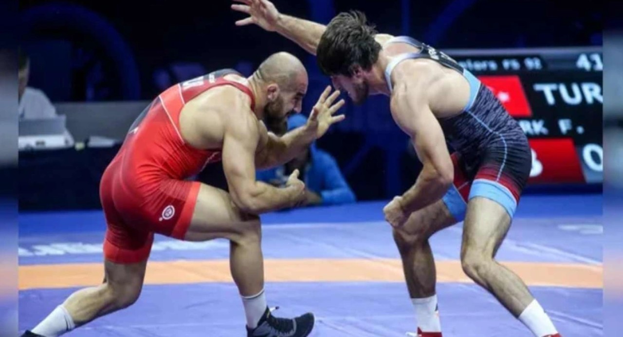 Güreşçi Feyzullah Aktürk dünya üçüncüsü oldu