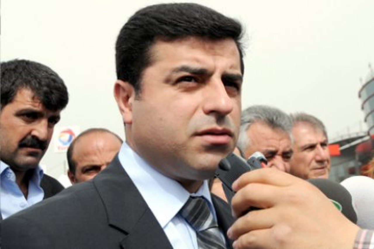 'Tehditi ispatlasın istifa ederiz'