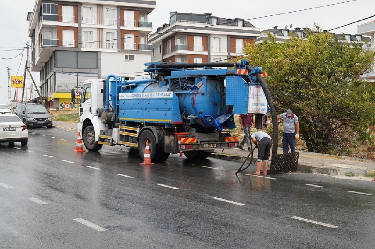 KUVVETLİ YAĞIŞ ÖNCESİ BEYLİKDÜZÜ’NDE TEDBİRLER ALINDI