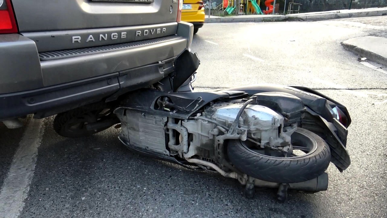 Motosiklet cipe çarptı