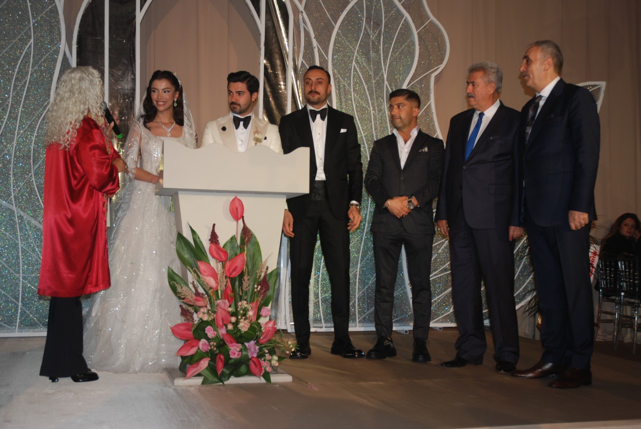 TATAR AİLESİNDEN GÖRKEMLİ DÜĞÜN