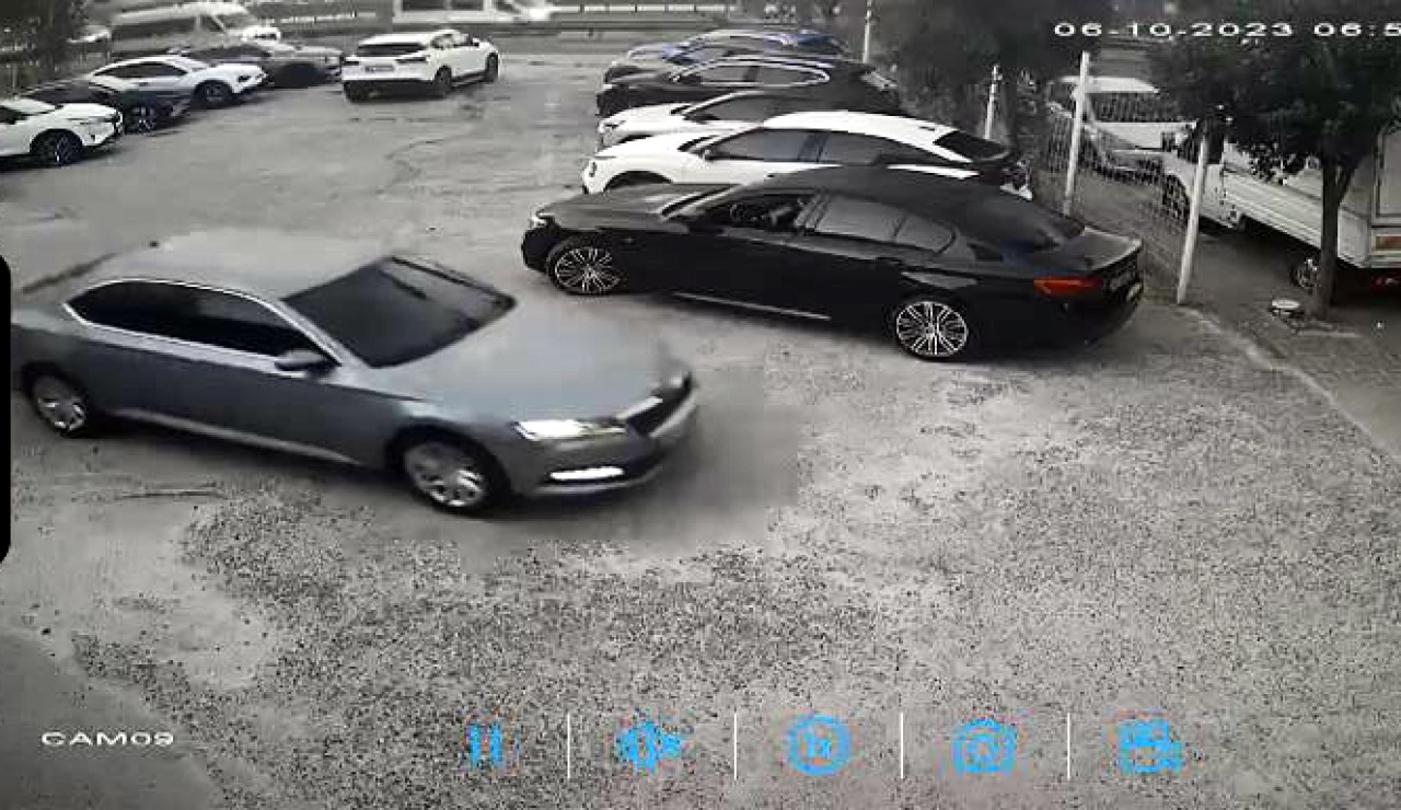 Para kasası ile otomobil çaldılar