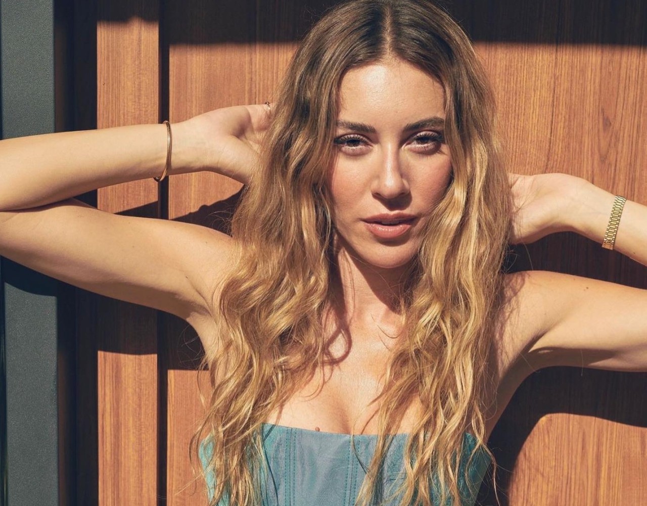 Sinem yine bir başka