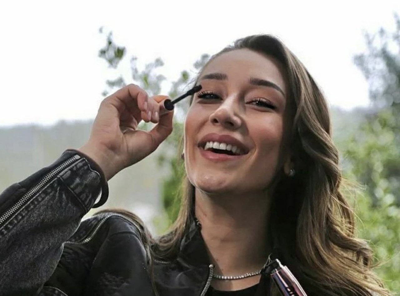 Tırnaklarım gerçek!