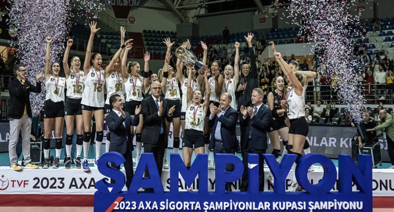 Şampiyon VakıfBank, kupasına kavuştu
