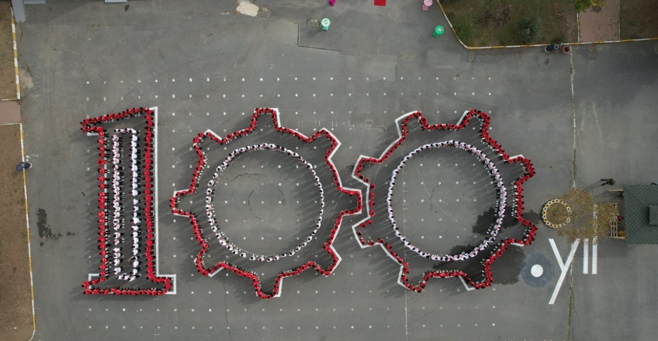 Silivri'de lise öğrencilerinden Cumhuriyet’in 100’üncü yılı için ‘kuruluş numarası rekoru’