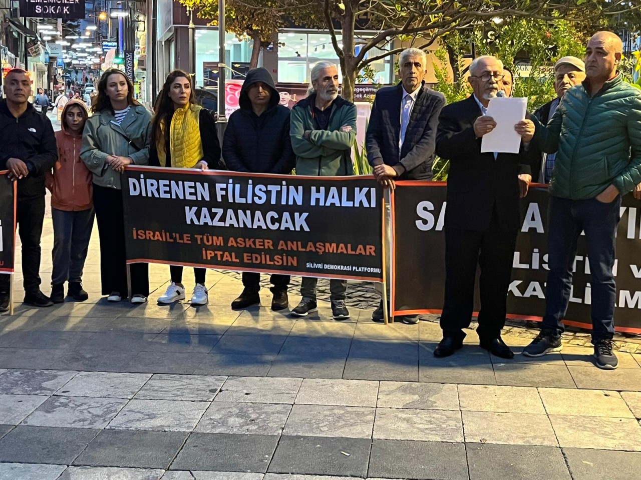 Saldırgan İsrail'i nefretle kınıyoruz!