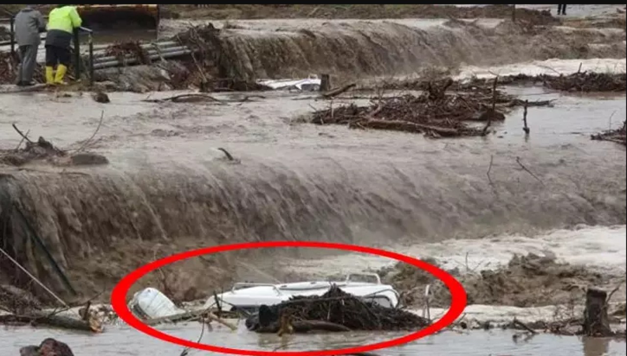 Meteoroloji uyarmıştı! İzmir, Çanakkale ve Muğla’da yollar göle döndü