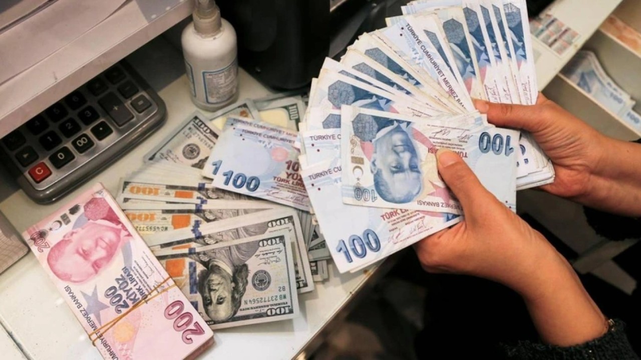 Dolar ve euroda günün ilk rakamları