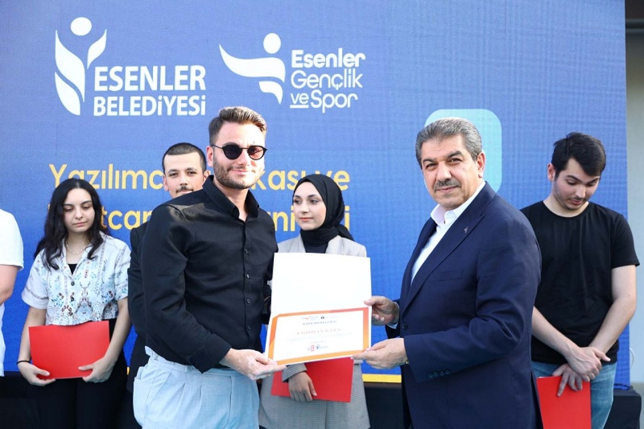 Esenler gençlere rehber oluyor