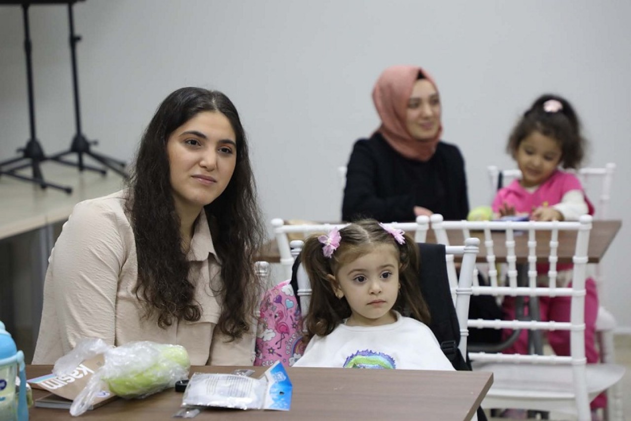 Anne çocuk beraber öğreniyor