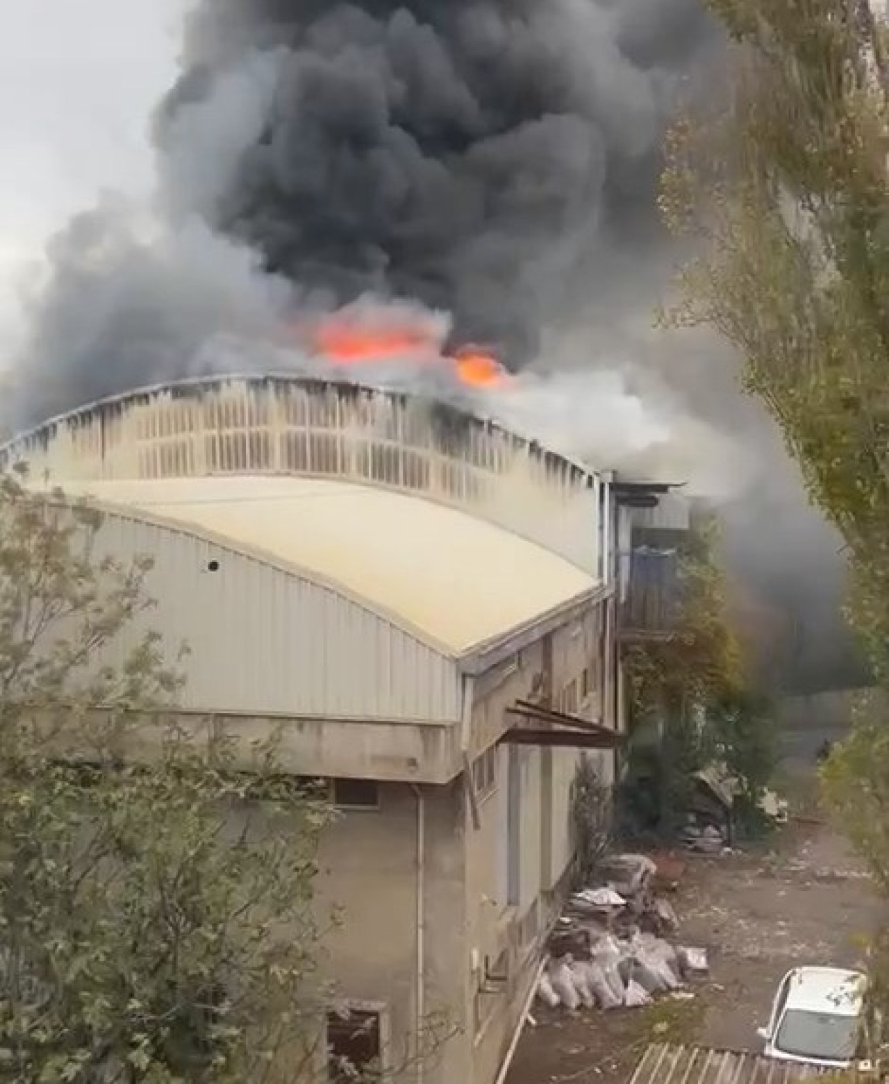 Fabrika az daha kül olacaktı