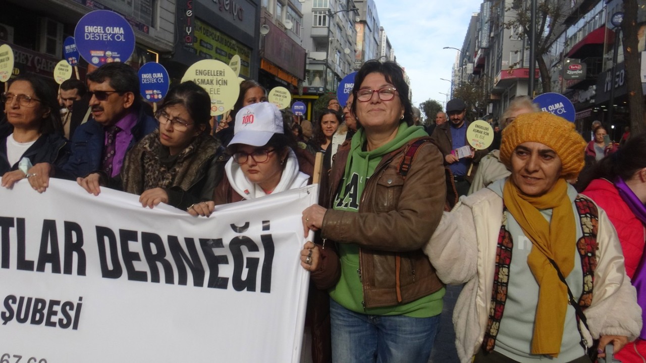 Engel olma destek ol!