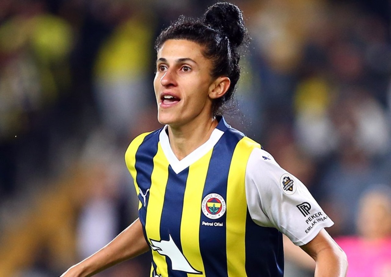 Gol kraliçesi olmak istiyor