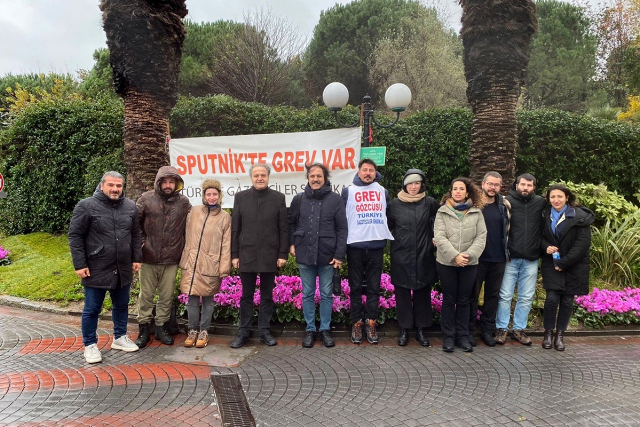 Sputnik grevine sanat desteği