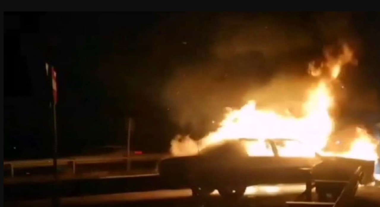 Silivri'de seyir halindeki otomobilde yangın çıktı