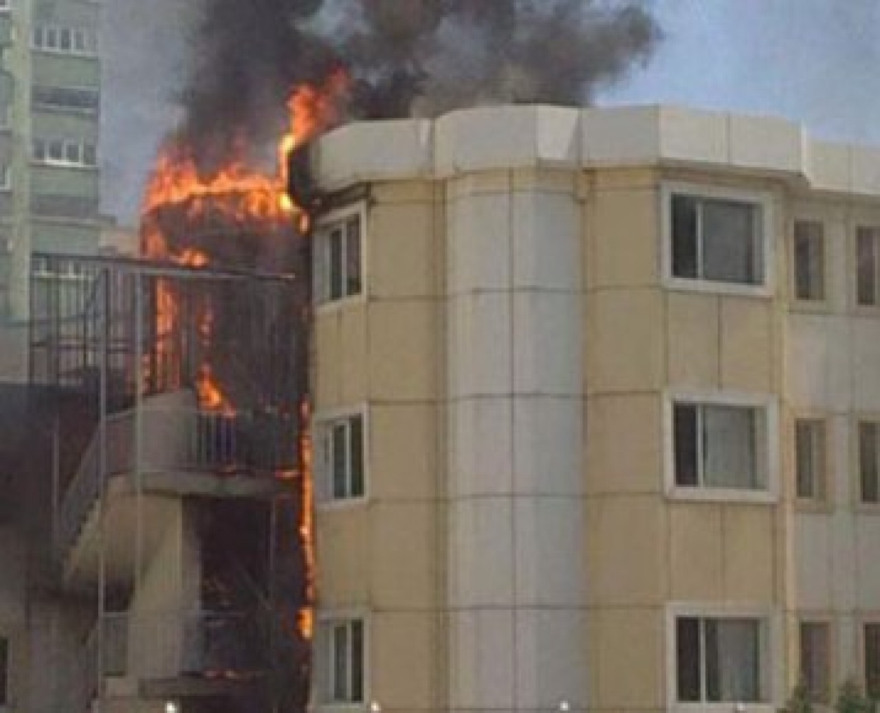 Kolejde yangın paniği