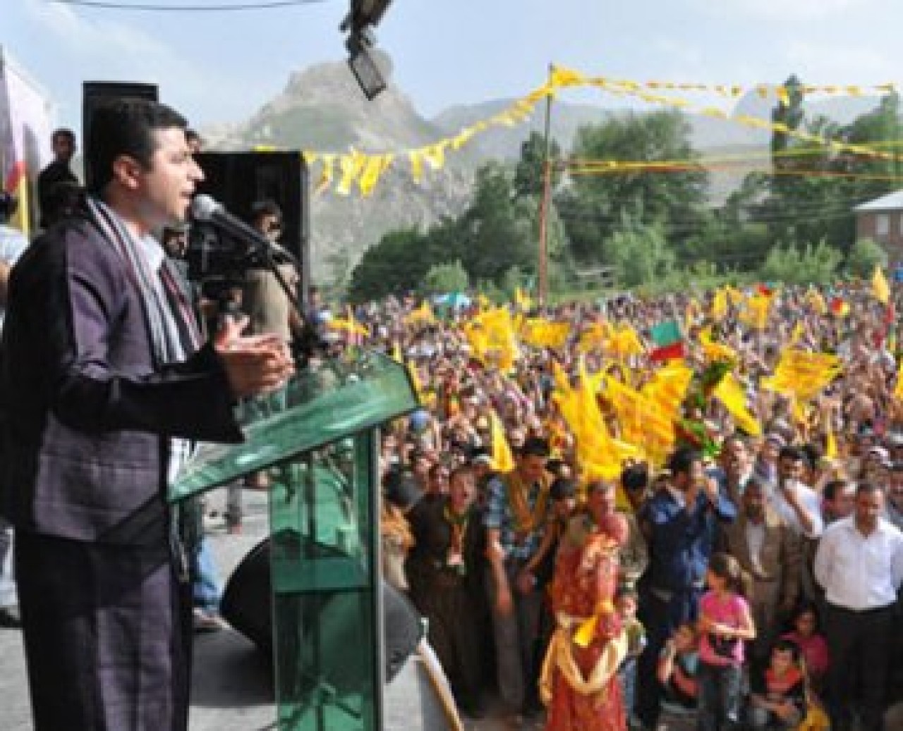 'İsyanın lideri Öcalan serbest bırakılmalıdır'