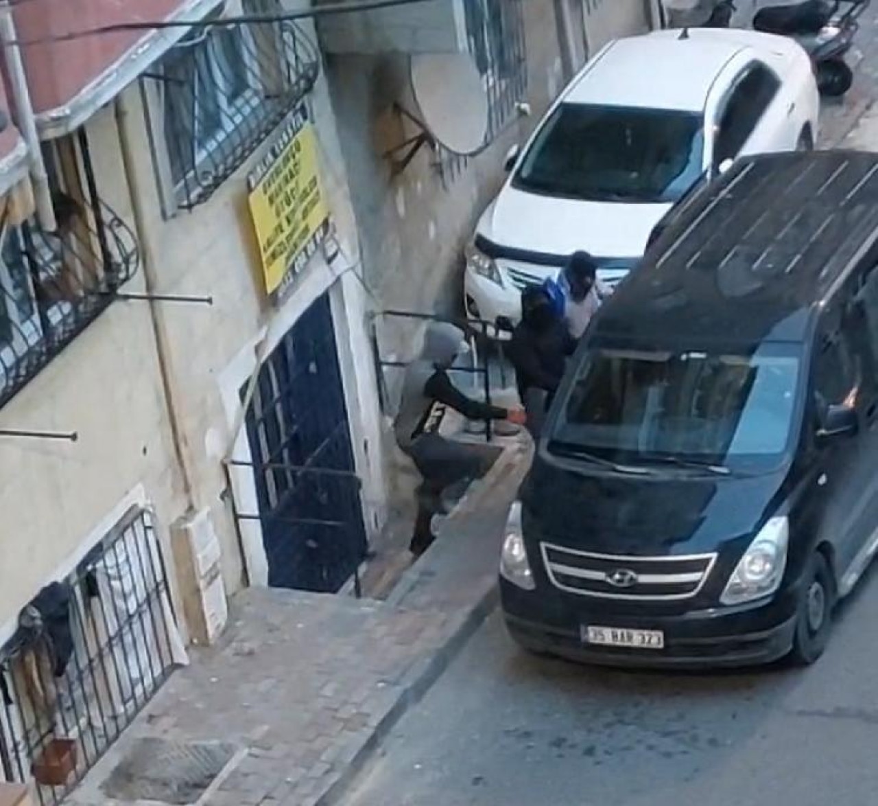 Dükkan alma komşu al!