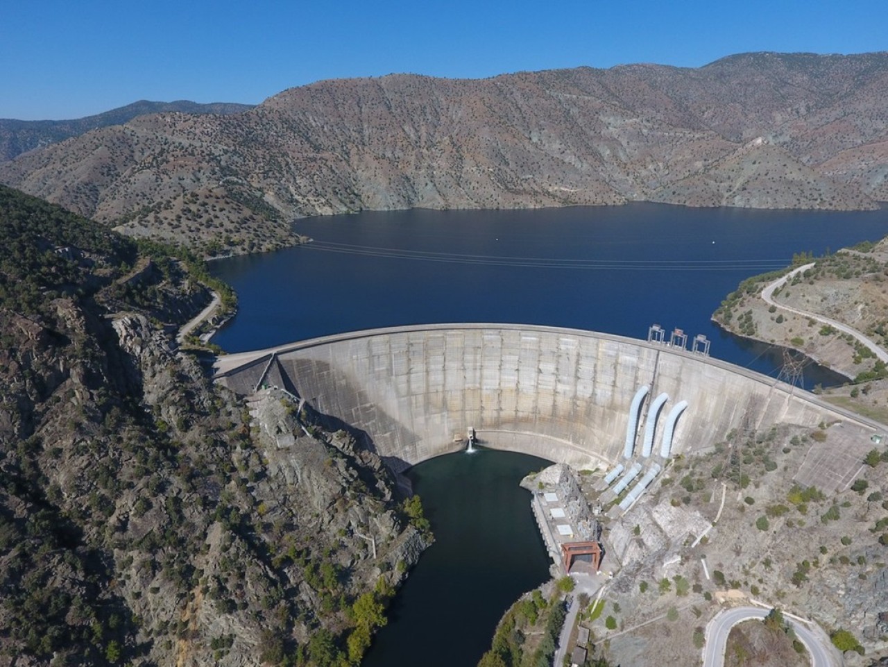 HES'lerden üçte bir katkı