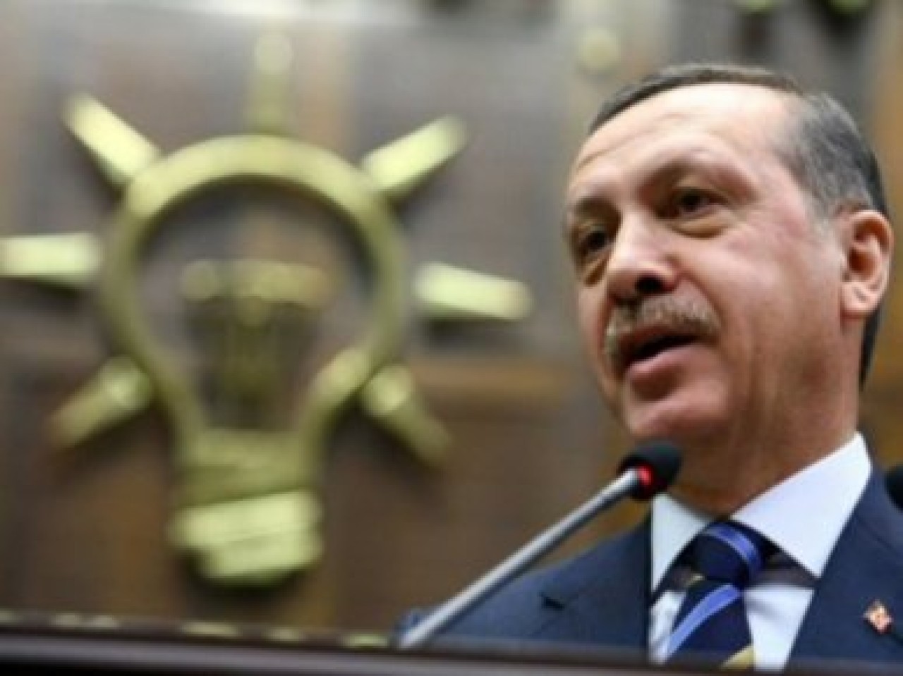 FT: Erdoğan açık farkla kazanmamalı...