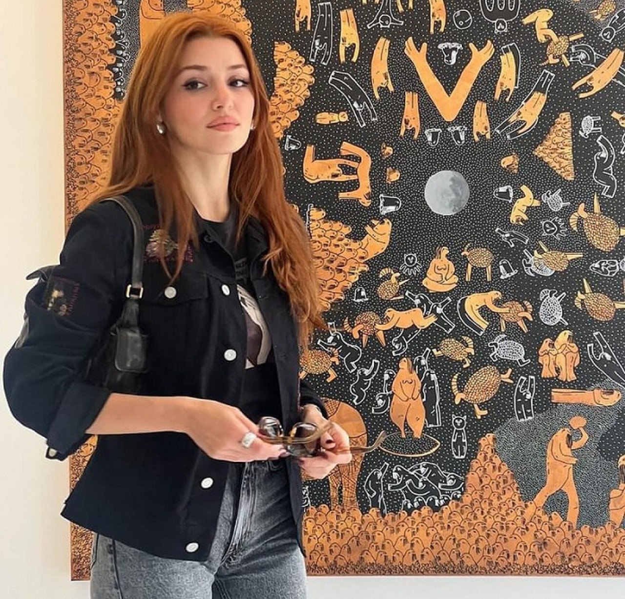 Hande Erçel atölyede!