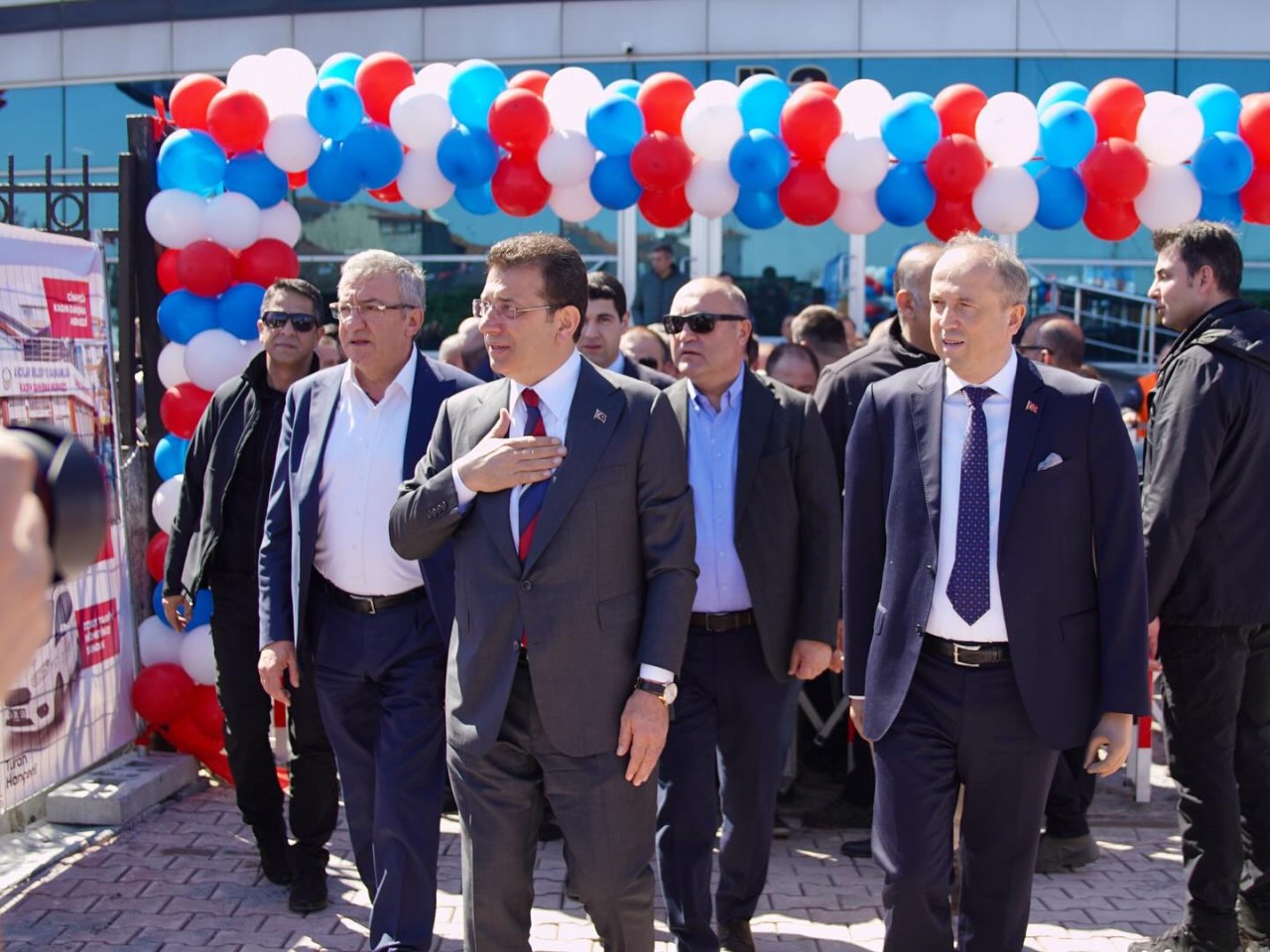 Türkiye’de İlk Olan ‘Dönüşüm Mahallesi’nde İmamoğlu ile Halk Buluşması