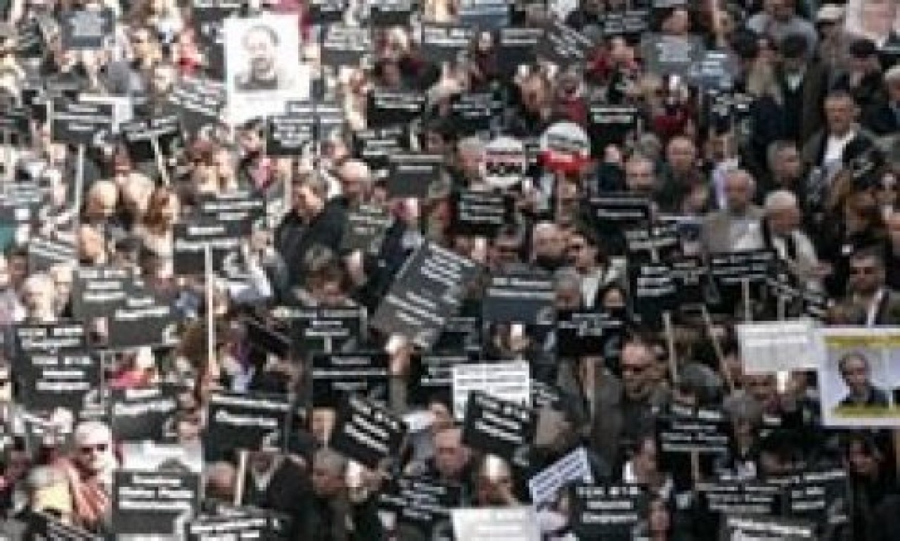 Sınır Tanımayan Gazeteciler: Kitaptan bomba olmaz