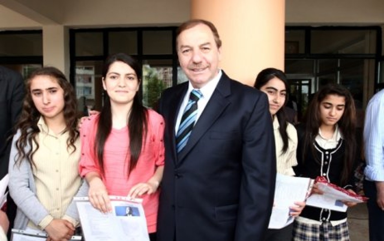 Esenyurtlu öğrencilerin karne coşkusu