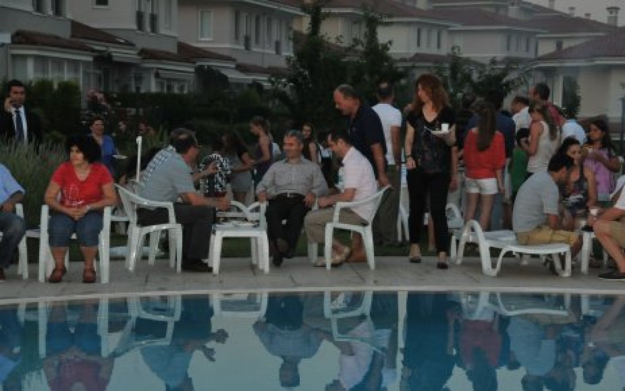 UZUN KOMŞULARIYLA YAZA ‘MERHABA’ DEDİ