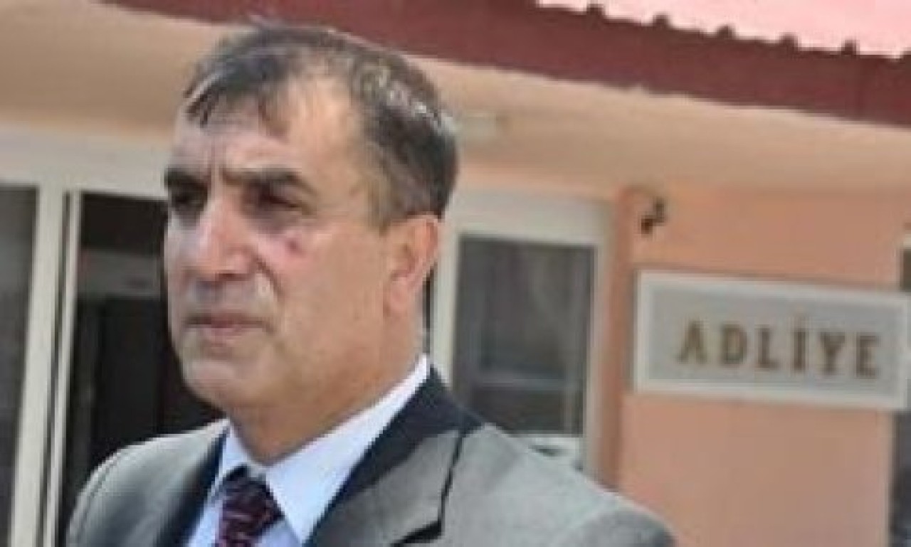 Vali Yardımcısı kafa attı