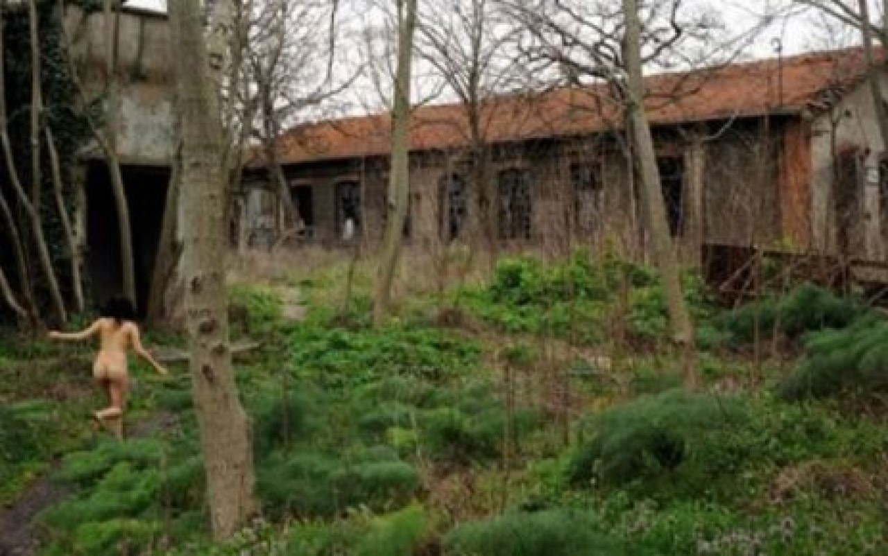 İstanbul'da çırılçıplak yakalandı