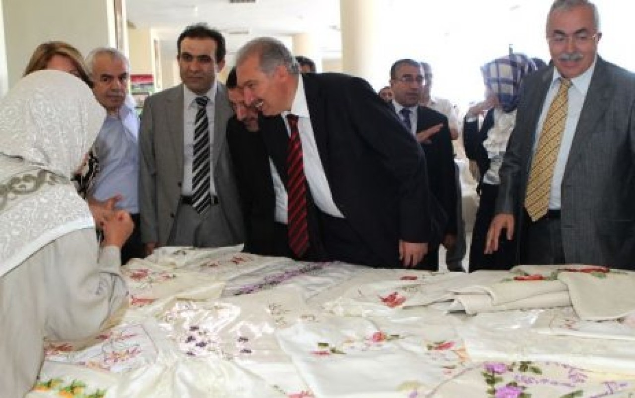 BAŞAKŞEHİRLİ KADINLAR EL EMEKLERİNİ SERGİLEDİ