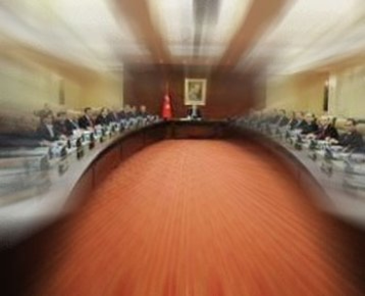 Gölge bakana 9 bin lira