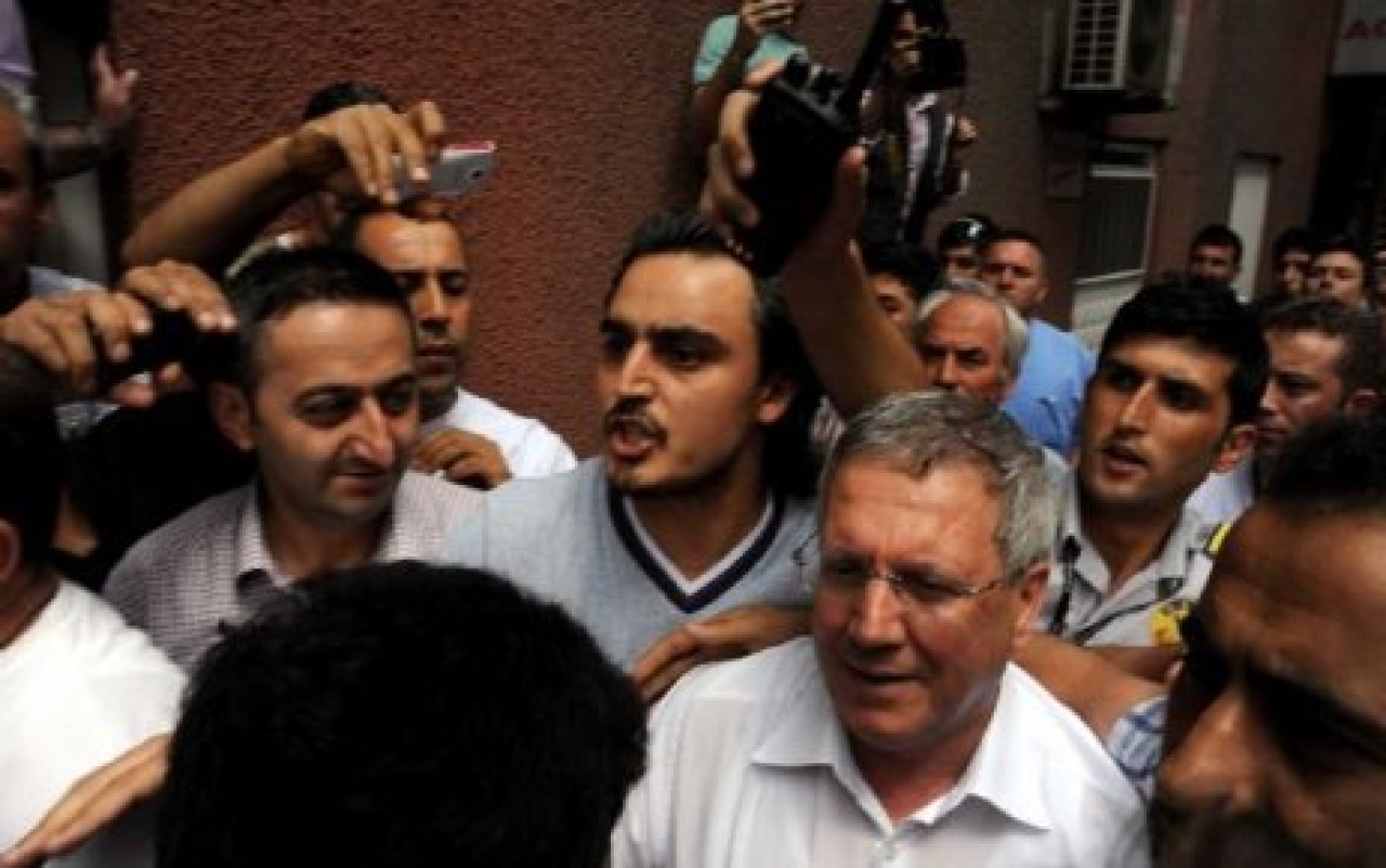 Aziz Yıldırım'ın şekeri fırlamış