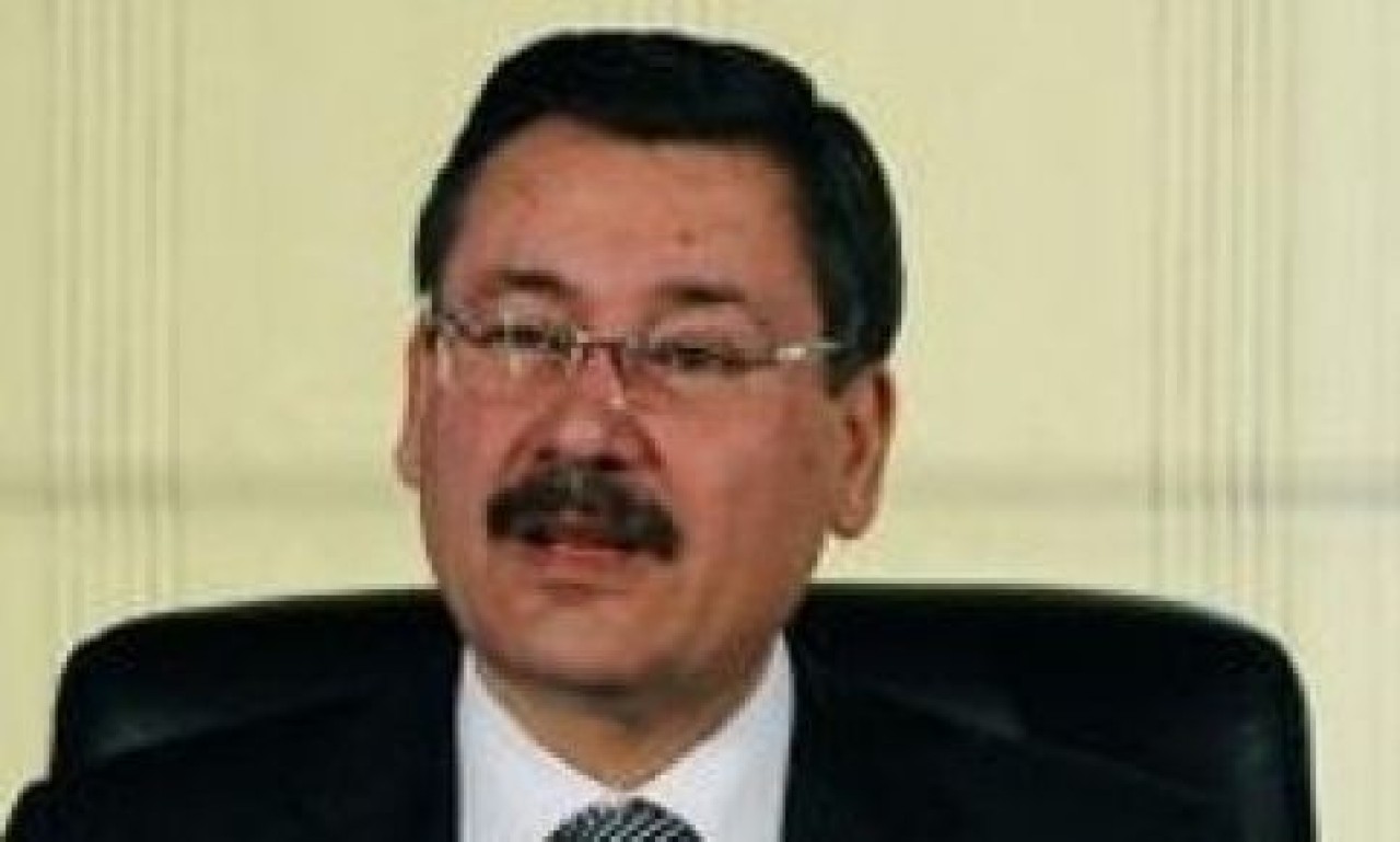 Gökçek de dinlemeye takıldı