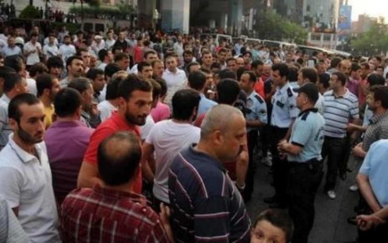 Trabzon'da İstiklal Marşı gerginliği