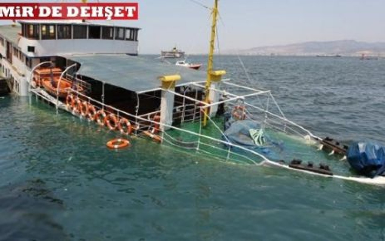 Yolcu hatları vapuru suya gömüldü