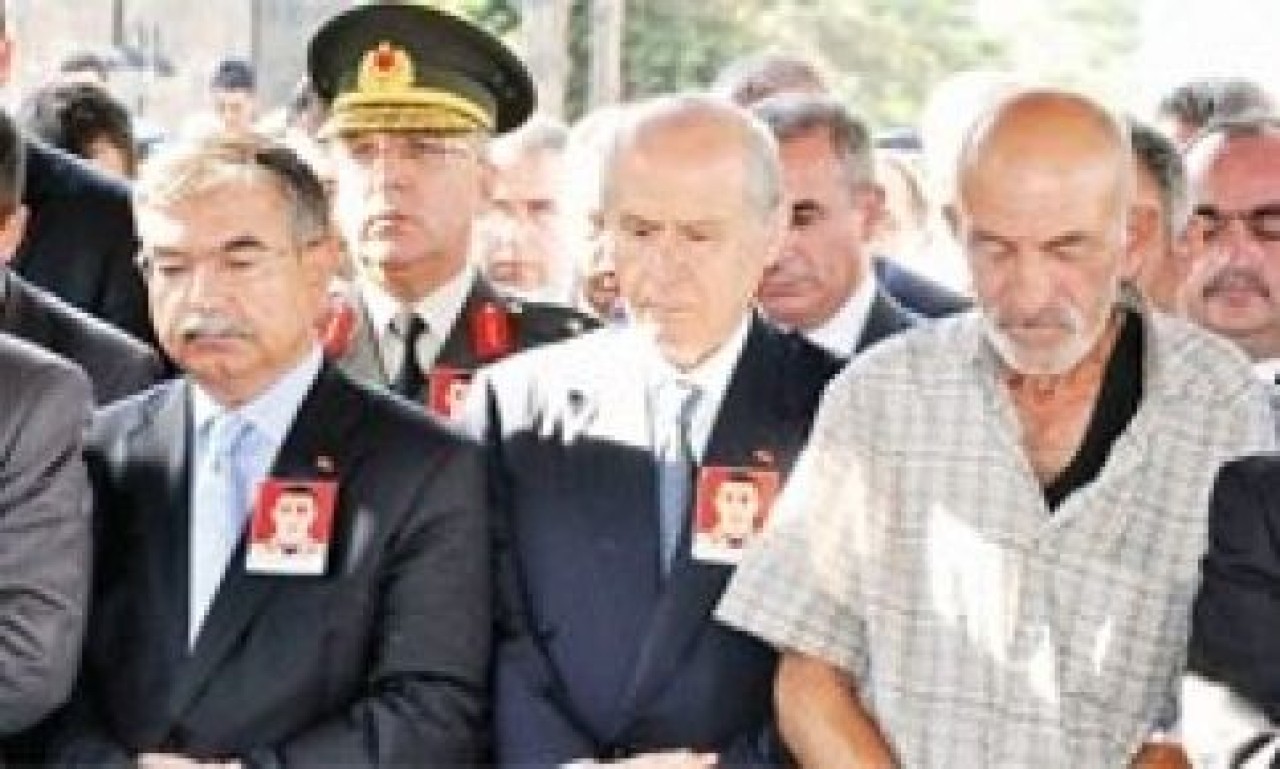 Özel’e ilk mesajlar başsağlığı için