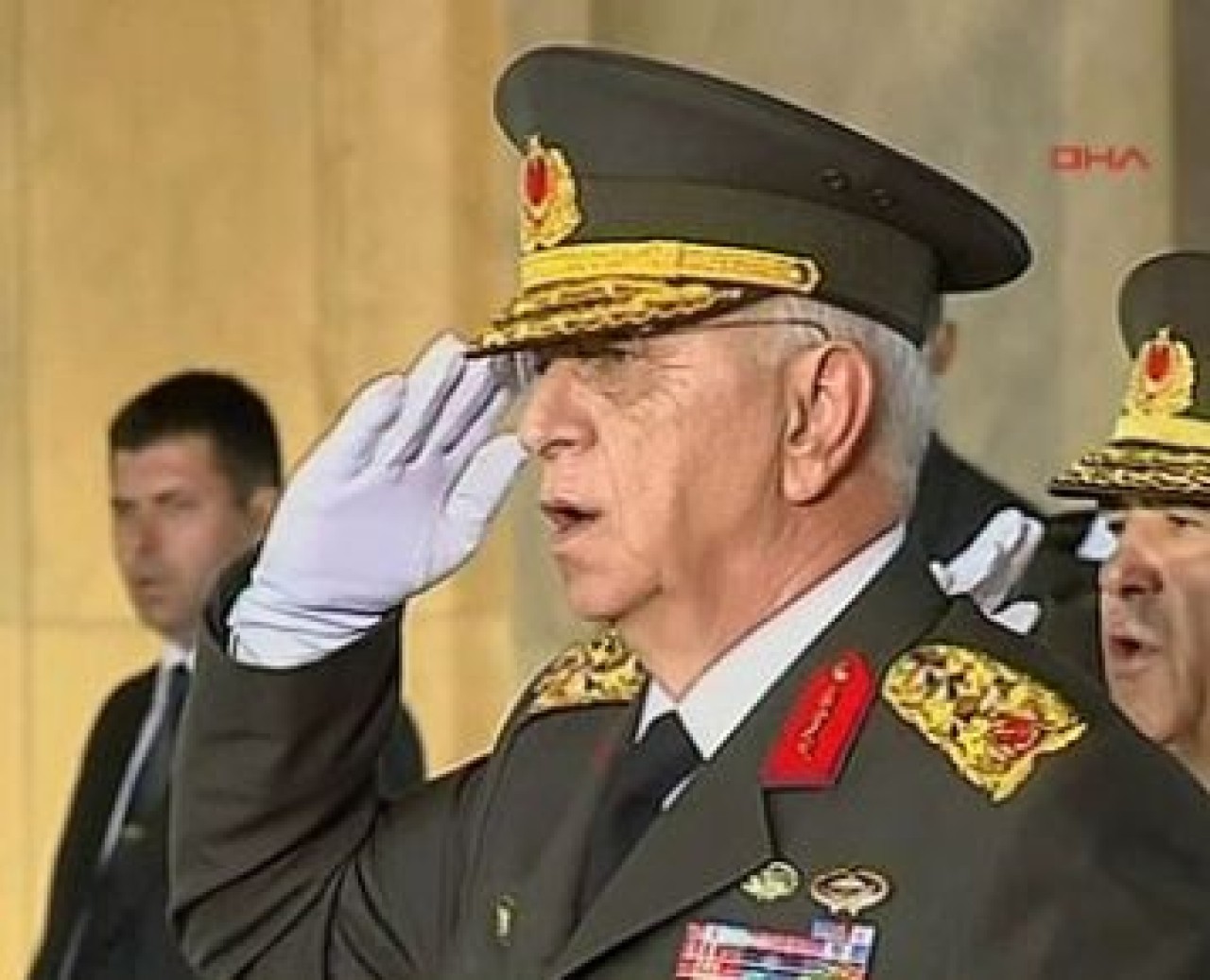 'Türk Ordusu Erdoğan'a teslim oldu'