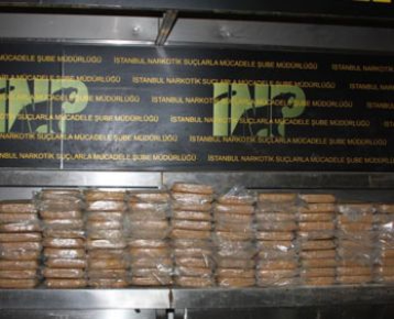 Zehir tacirlerine baskın