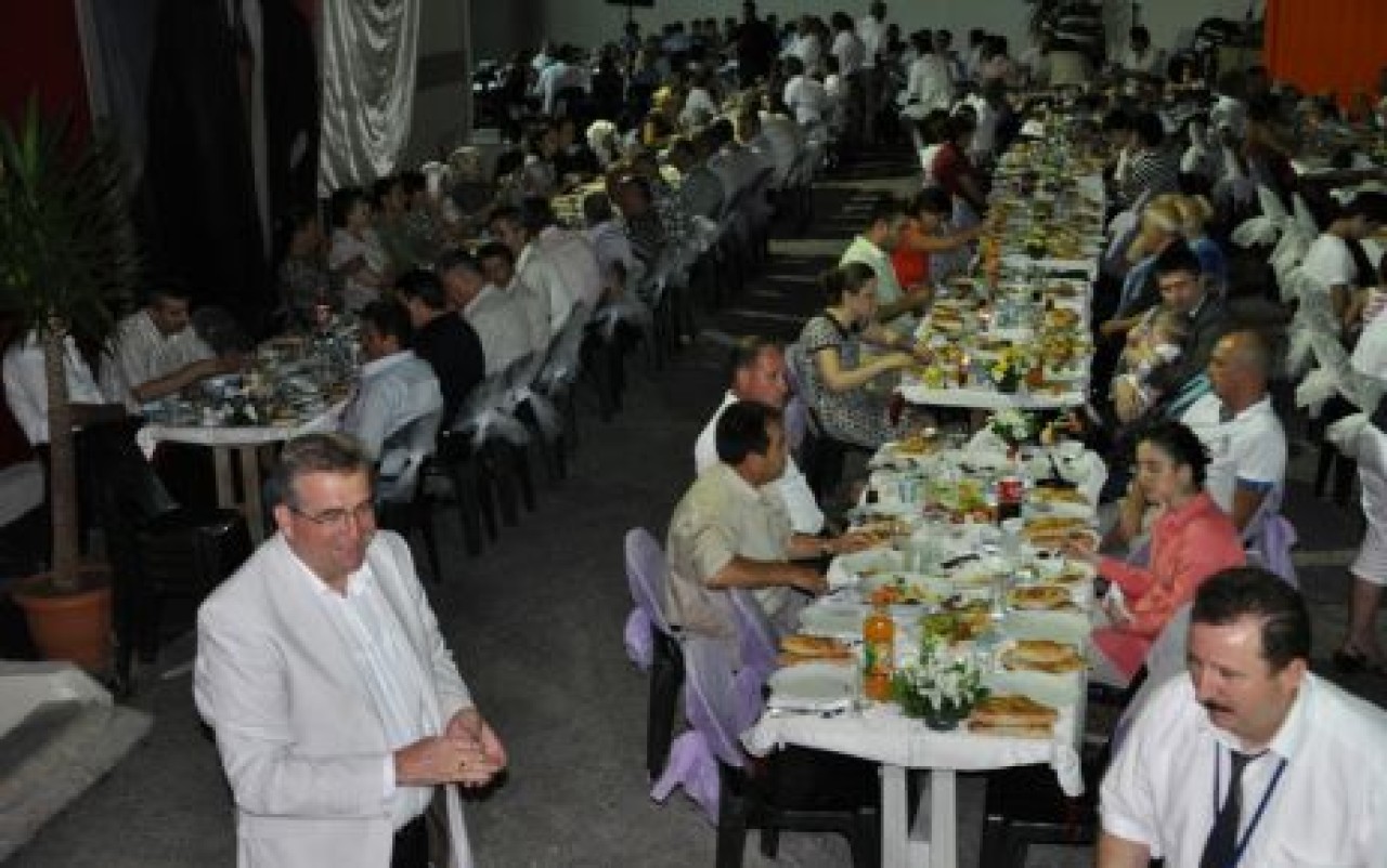 ÇATALCA’DA İLK İFTAR BELEDİYE AŞEVİNDEN