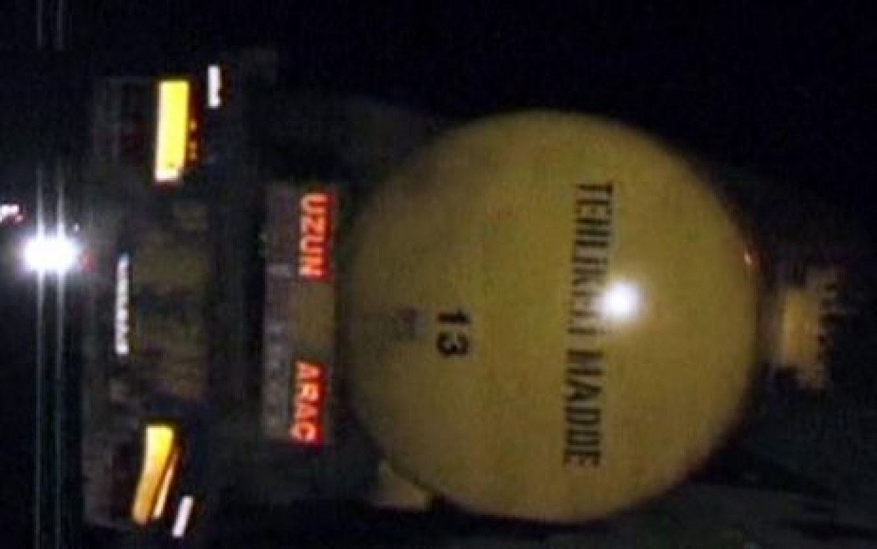 Çok tehlikeli tanker 250 metre sürüklendi