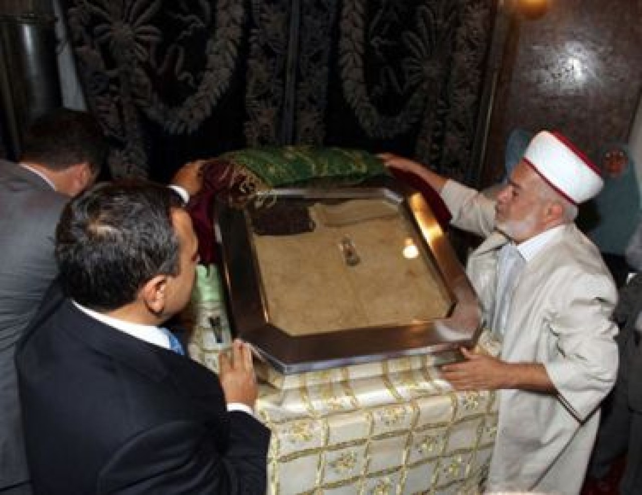 Hırka-i Şerif kapılarını açıyor